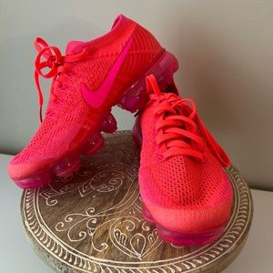 Nike Air VaporMax FlyKnit Sneaker Hyper Punch Pink Blast -- Hot Pink Color